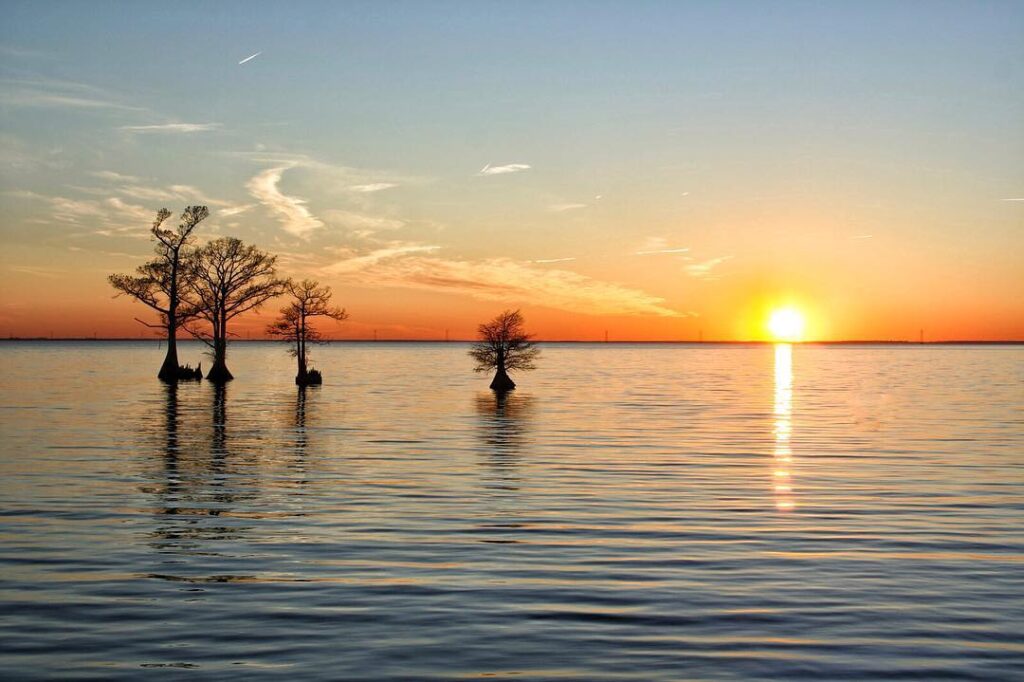 A photo of the sun over Albemarle Sound