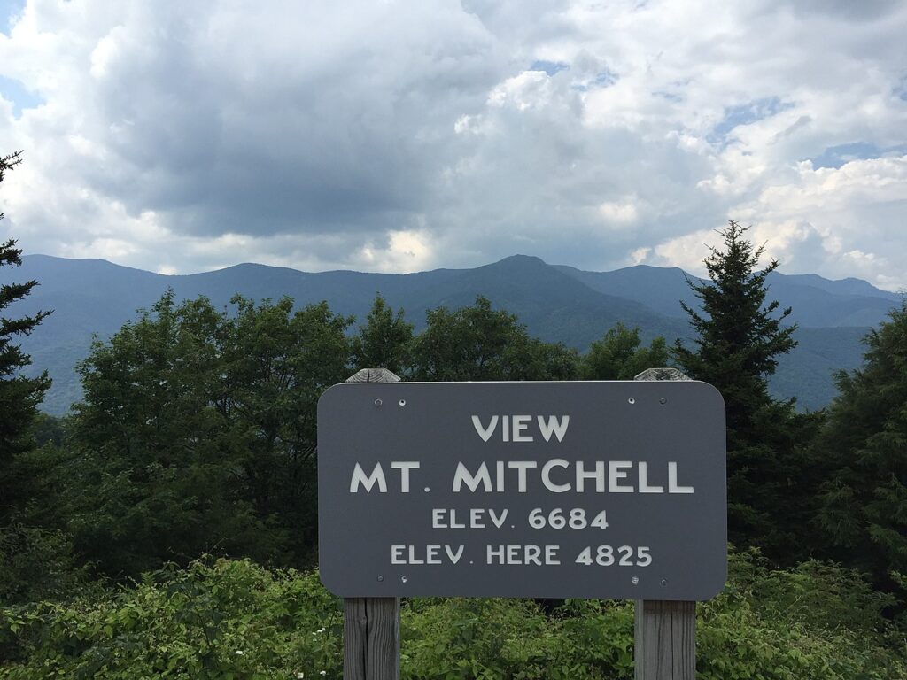 A scenic photo of Mount Mitchell from the Blue Ridge Parkway